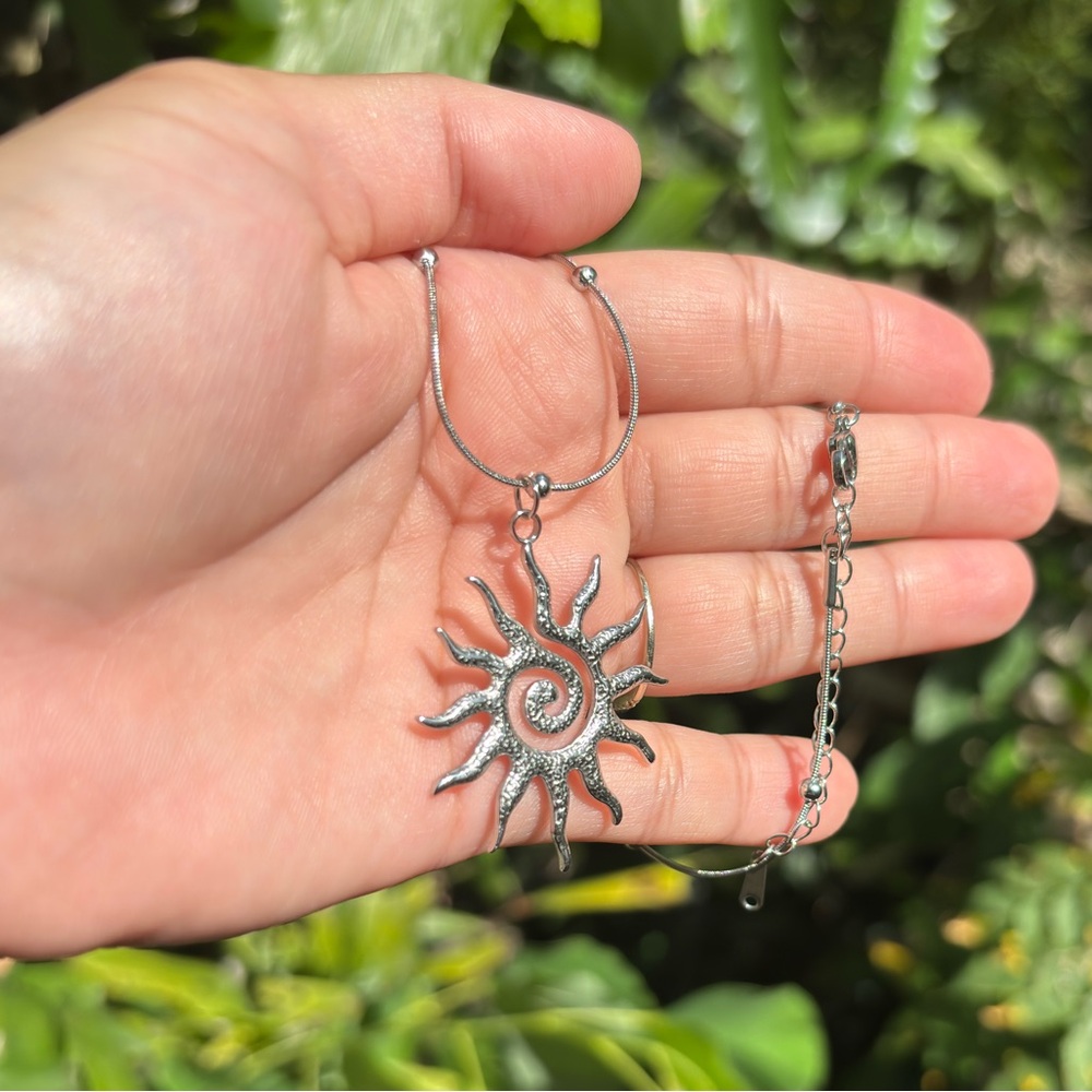 18K White Gold Plated Stainless Steel Sun Necklace - Picture 4 of 5